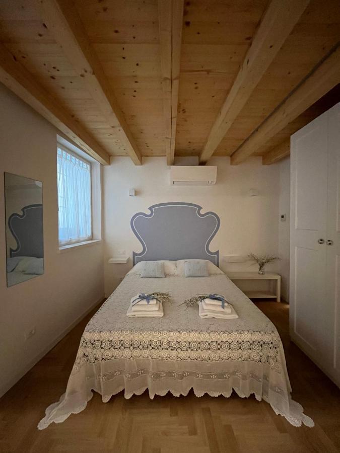 La Piccola Casa Al Lago - Intera Casa Con 3 Camere E 2 Box Saló Exterior foto