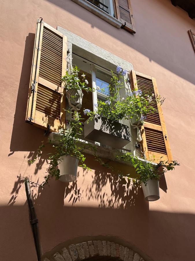 La Piccola Casa Al Lago - Intera Casa Con 3 Camere E 2 Box Saló Exterior foto