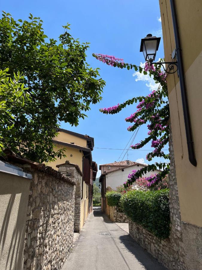 La Piccola Casa Al Lago - Intera Casa Con 3 Camere E 2 Box Saló Exterior foto