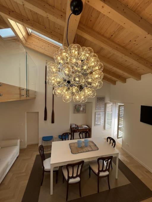 La Piccola Casa Al Lago - Intera Casa Con 3 Camere E 2 Box Saló Exterior foto