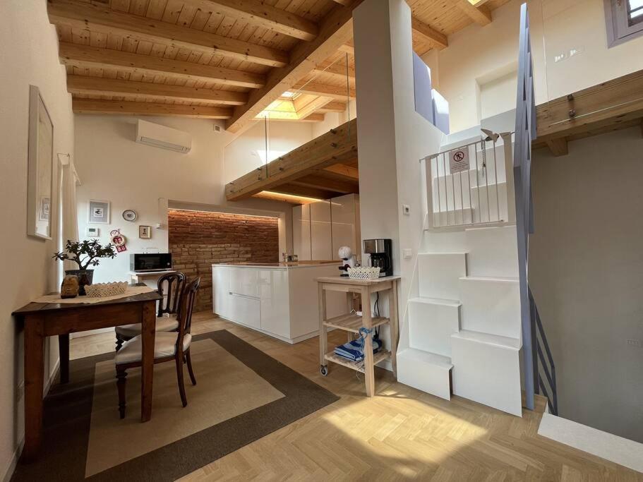 La Piccola Casa Al Lago - Intera Casa Con 3 Camere E 2 Box Saló Exterior foto
