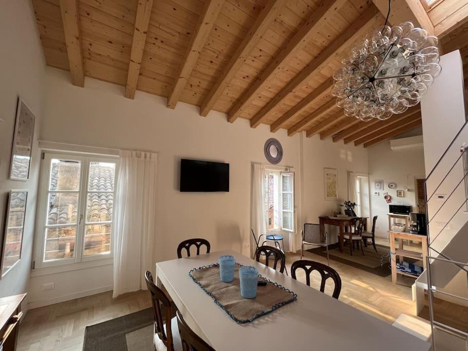 La Piccola Casa Al Lago - Intera Casa Con 3 Camere E 2 Box Saló Exterior foto