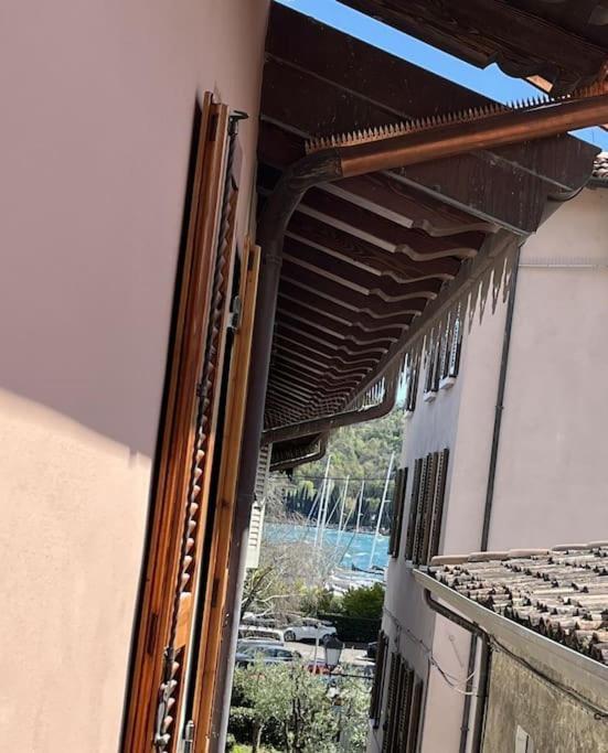 La Piccola Casa Al Lago - Intera Casa Con 3 Camere E 2 Box Saló Exterior foto