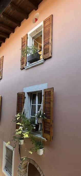 La Piccola Casa Al Lago - Intera Casa Con 3 Camere E 2 Box Saló Exterior foto
