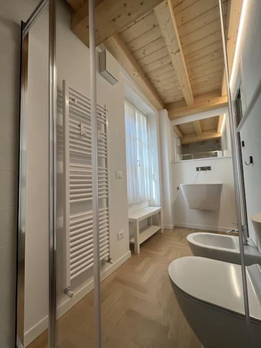 La Piccola Casa Al Lago - Intera Casa Con 3 Camere E 2 Box Saló Exterior foto