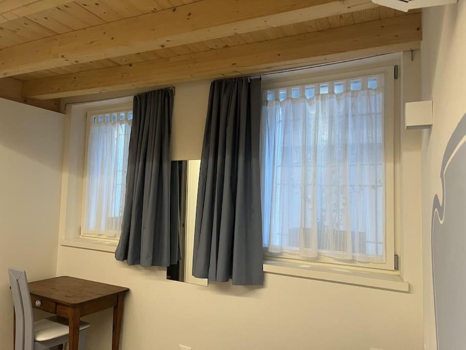 La Piccola Casa Al Lago - Intera Casa Con 3 Camere E 2 Box Saló Exterior foto
